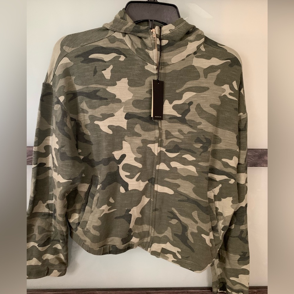 🎆SOLD🎆MONROW lightweight camo full zip hoodie NWT